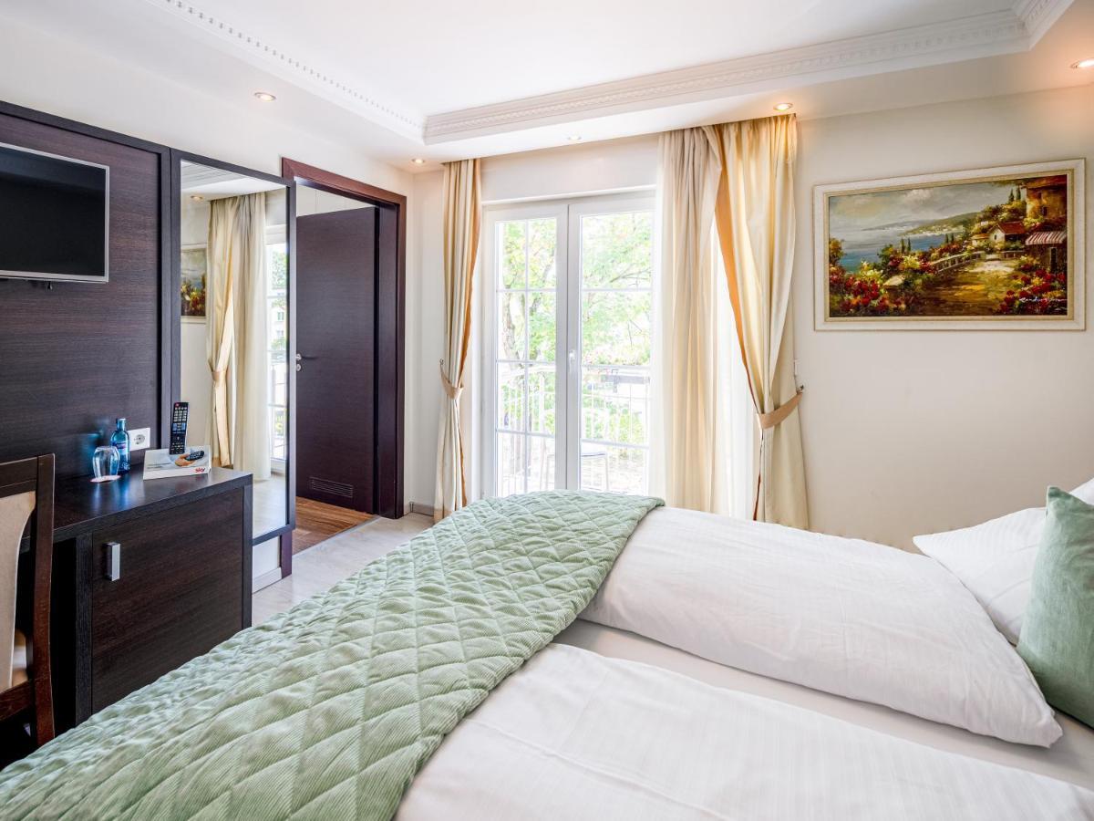 Kristallhotel Fettehenne Leverkusen Luaran gambar